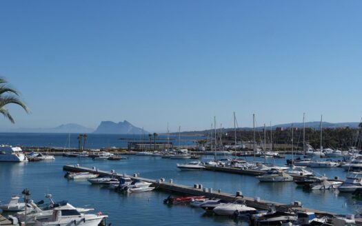 APARTAMENTO  ATICO EN VENTA EN PUERTO DEPORTIVO