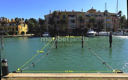 Atraque en La Marina de Sotogrande